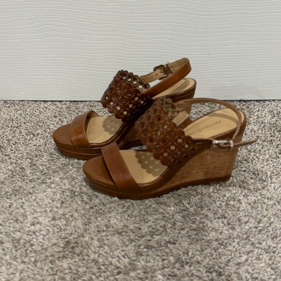 Antonio Melani Ellodie Brown Leather Wedges Size 7 - Picture 3 of 5